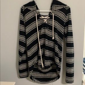 Billabong long sleeve criss cross neck